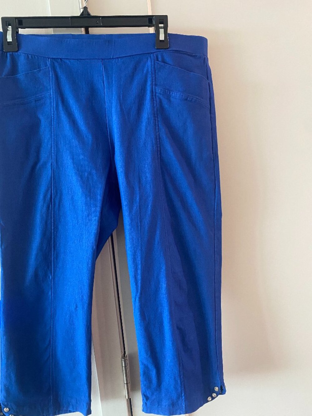 Blue Pull On Straight Leg Capri Pants